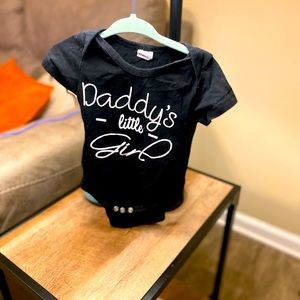 “Daddy’s little girl” 70 onesie 3-6 months